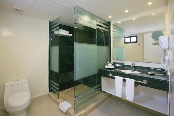 Sunscape Akumal Beach Resort & Spa